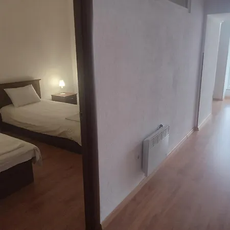 Doba - центр 4 кім студія 10 місць з кондиціонером ! Apartment