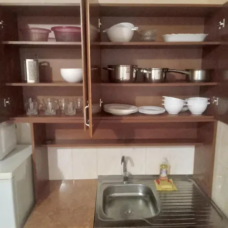Apartment Doba - центр 4 кім студія 10 місць з кондиціонером ! *