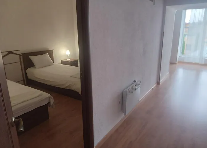 Doba - центр 4 кім 8 міс завжди тепла ! Apartman