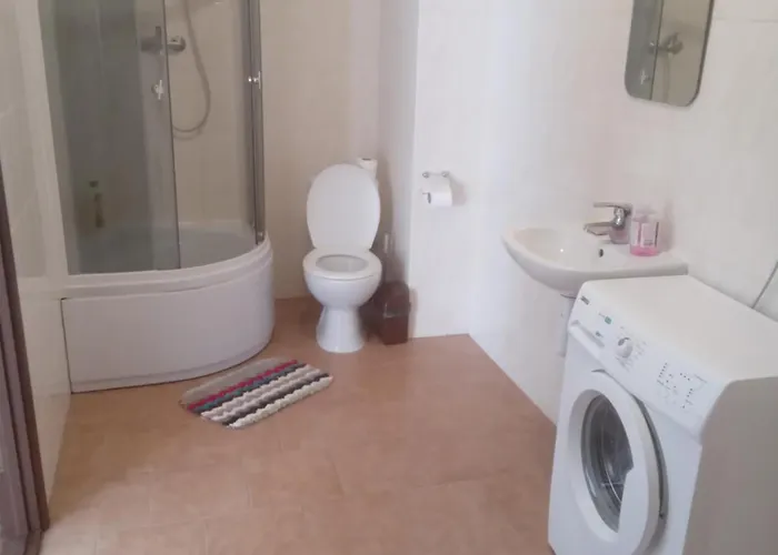 Doba - центр 4 кім 8 міс завжди тепла ! Apartman Munkács